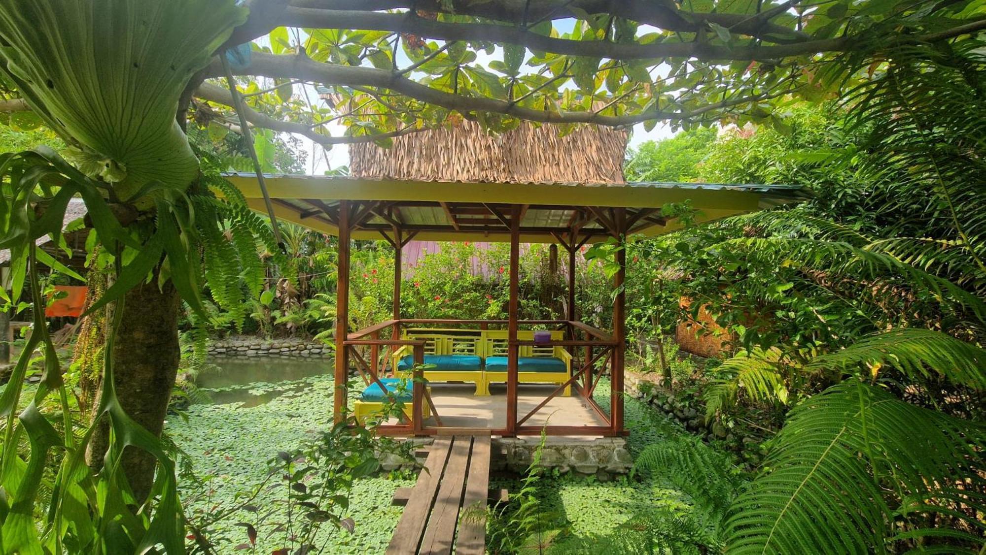 Magpie resto dan homestay Bukit Lawang Exterior foto